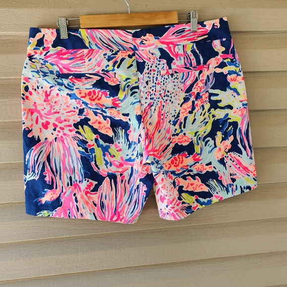 Lilly Pulitzer Gardinia shorts in sunken treasure print size 14 - Picture 6 of 9
